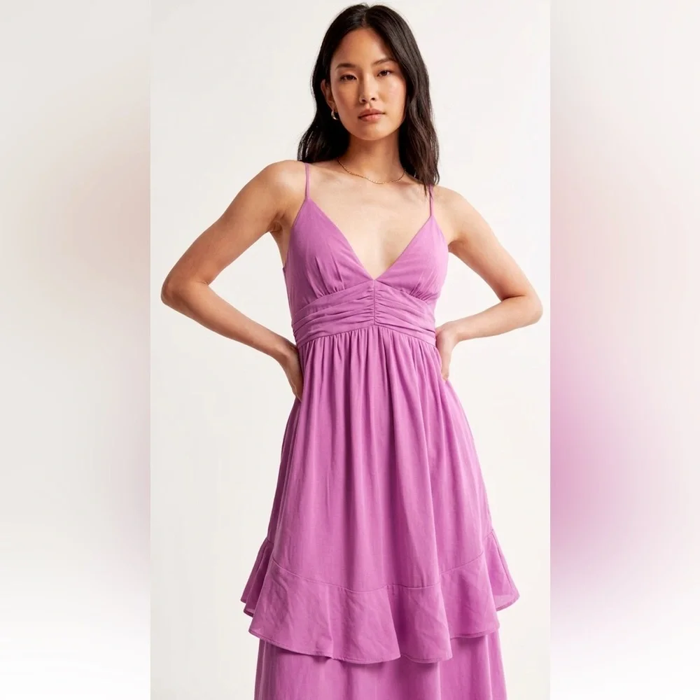 Abercrombie & Fitch Tiered Maxi Dress with Spaghetti Straps - Purple - Picture 3 of 5
